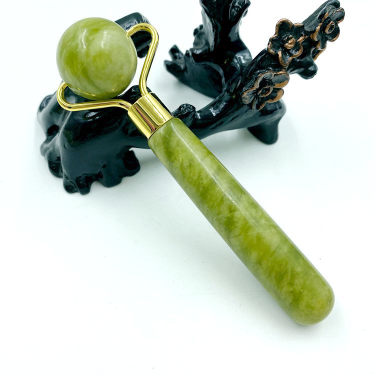 NATURAL JADE ROLLER